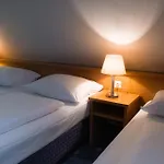 Hotel Am Schlosspark , Wiesbaden