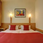 Hotel Am Schlosspark , Wiesbaden