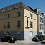 Am Schlosspark , 3*