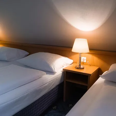 Hotel Am Schlosspark , Wiesbaden