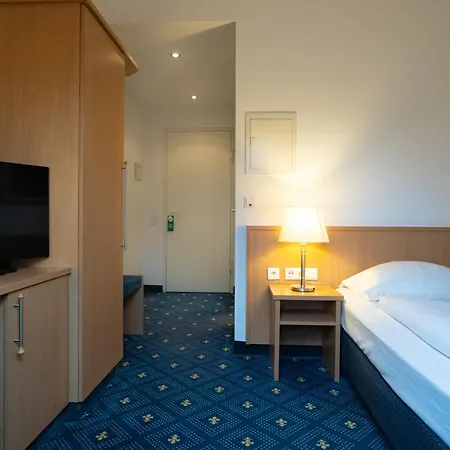 Am Schlosspark , Hotel 3*