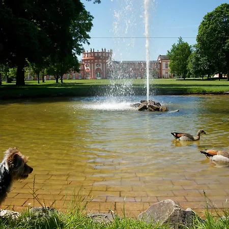 Am Schlosspark , 3*