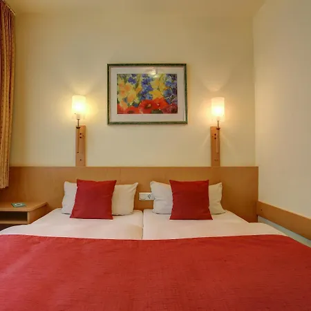 Hotel Am Schlosspark , Wiesbaden