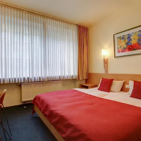 Hotel Am Schlosspark , 3*