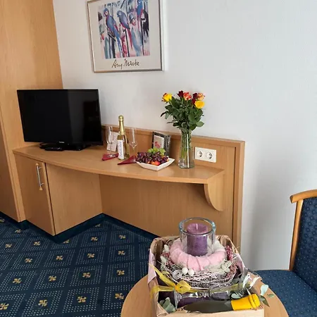 Hotel Am Schlosspark , Wiesbaden