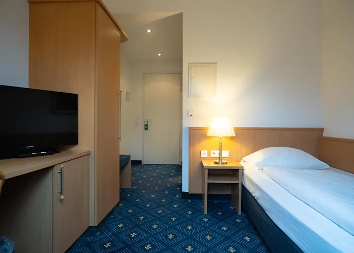 Am Schlosspark , Hotel 3*