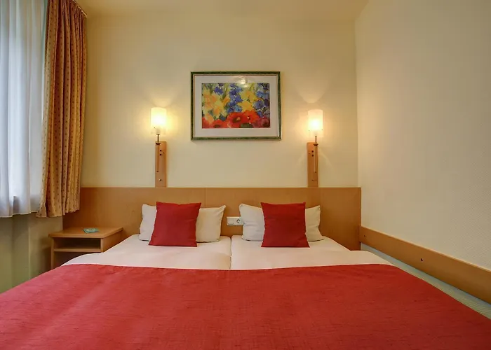 Hotel Am Schlosspark , Wiesbaden